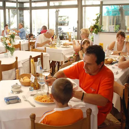 Hotel Giardino Al Mare 3*